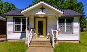 Historic Town Square Bungalow in heart of Brighton